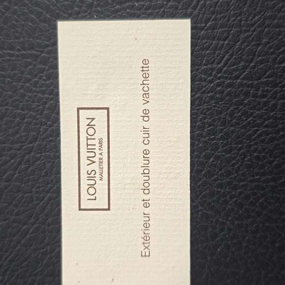 Louis Vuitton Epi Joey Wallet - Picture 12 of 15